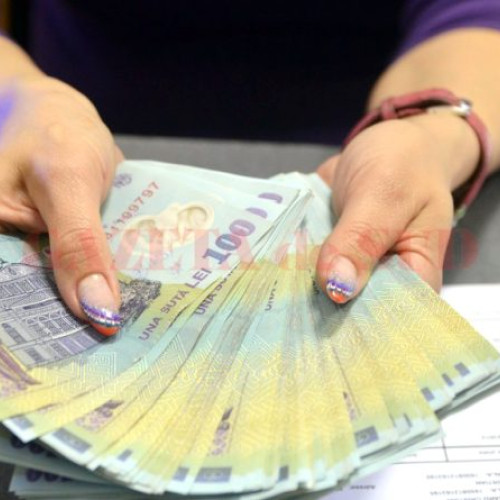 Escrocherie în Hunedoara: o pensionară a rămas datornică după ce i-au fost furate datele personale