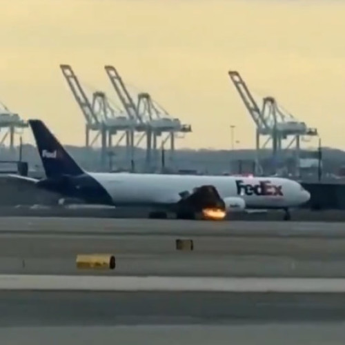 Aterizare de urgență a unui avion cargo FedEx pe Aeroportul Internațional Newark