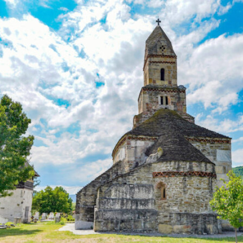 Traseul &quot;Legenda și piatra&quot; promovează monumentele medievale din Tara Hategului
