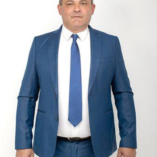 Implementarea proiectului de canalizare în Martinesti continuă cu succes, iar progresul înregistrează deja 60% finalizare, notează mesagerulhunedorean.ro. Primarul localității, Adinel Botescu, afirmă că această investiție reprezintă unul dintre cele mai importante proiecte pentru comunitate, având o valoare de aproximativ 5 milioane de euro, echivalentul bugetului local pe 40-50 de ani.
