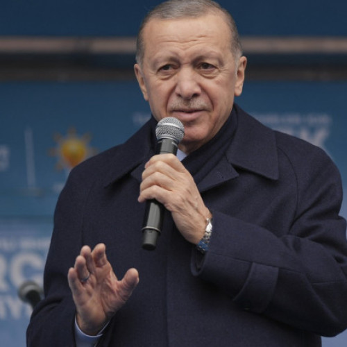 Erdogan vrea să medieze pacea între Ucraina și Rusia; R. T. Erdogan s-a întors din Egipt cu speranța că poate juca din nou un rol pentru prevenirea conflictelor dintre Ucraina și Rusia.