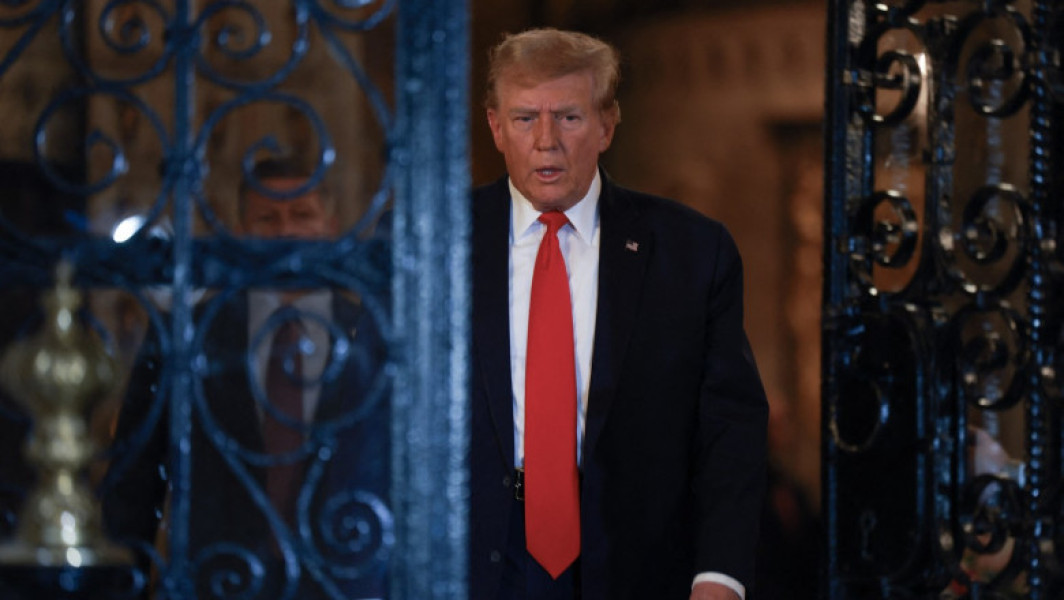 Donald Trump compară problemele sale la justiția americană cu tratamentul opozantului rus Navalnîi într-o reuniune publică în Carolina de Sud.