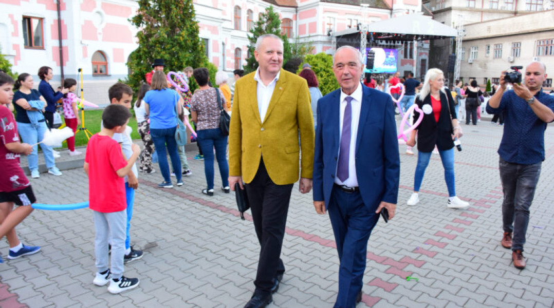Noaptea Bibliotecilor a adunat iubitorii de cultură la Deva