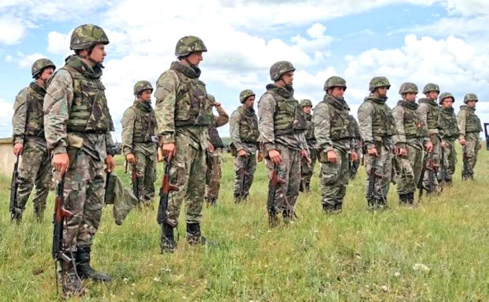 Guvernul a aprobat pregătirea militară voluntară pentru tinerii între 18 și 35 de ani