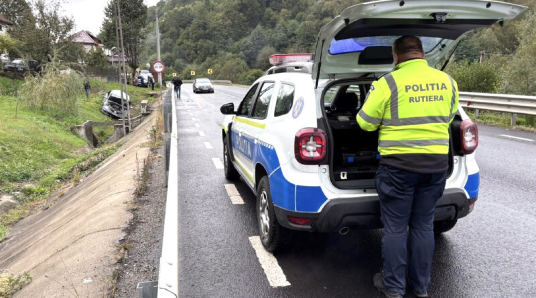 Trei persoane rănite într-un accident pe DN 76 în apropiere de Săliştioara