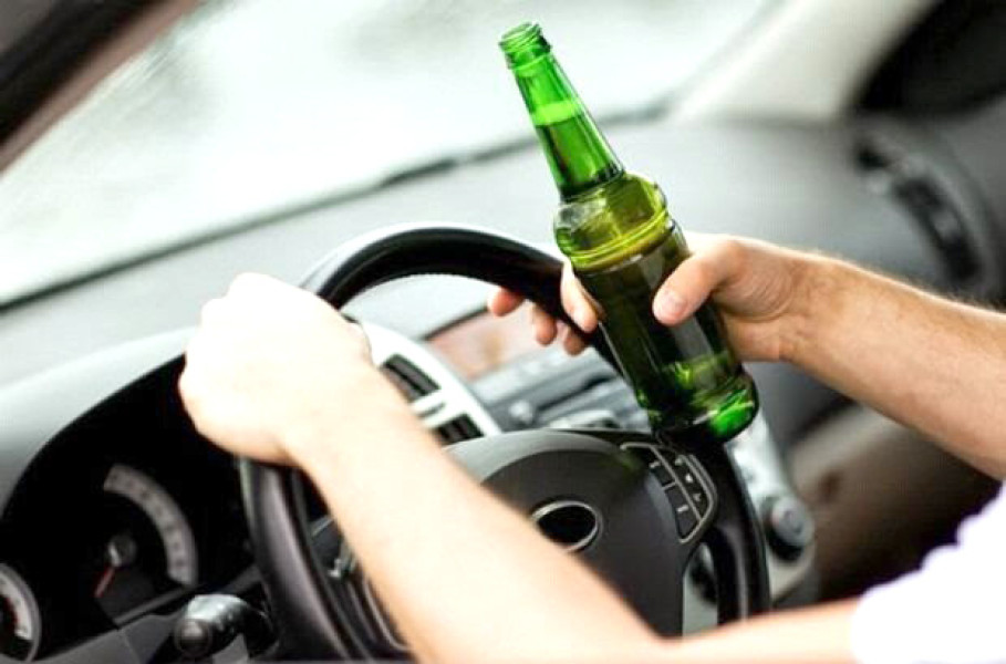 Condamnare de aproape patru ani pentru bărbat prins conducând fără permis și băut