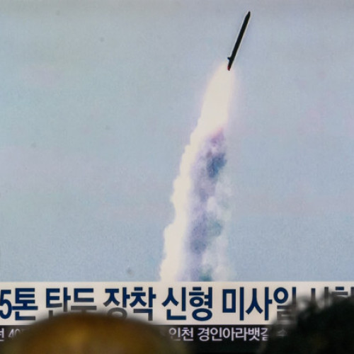 Coreea de Nord lansează o rachetă de croazieră înaintea vizitei lui Trump în Coreea de Sud