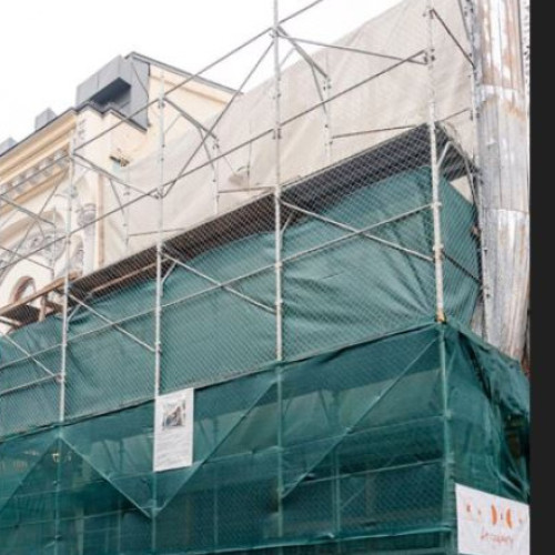 Clădire cu risc seismic din Centrul Vechi intră în reconstrucţie