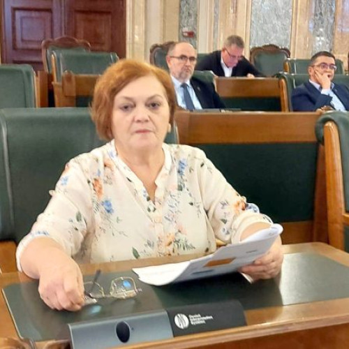 Lucia Muntean a părăsit PNL Hunedoara din cauza șicanărilor. Senatorul a fost exclus din partid și a demisionat