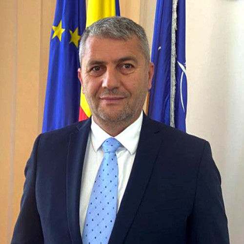 Prefectul care și-a vândut dulceața la spitalele publice în plină pandemie vrea să păcălească hunedorenii