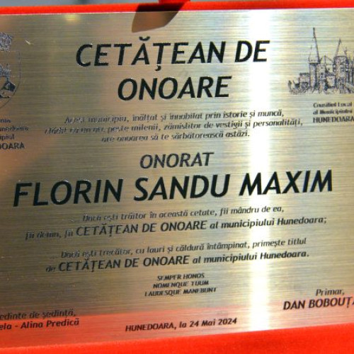 Super Max a primit cheia Hunedoarei! Antrenorul Corvinului a fost numit „Cetățean de Onoare”: „Ne-a făcut pe toţi mândri. Este un om care inspiră oameni”